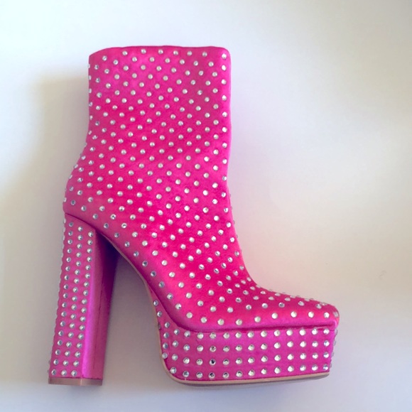 Shoes - HP🎉New Glam Pink Rhinestone Boots